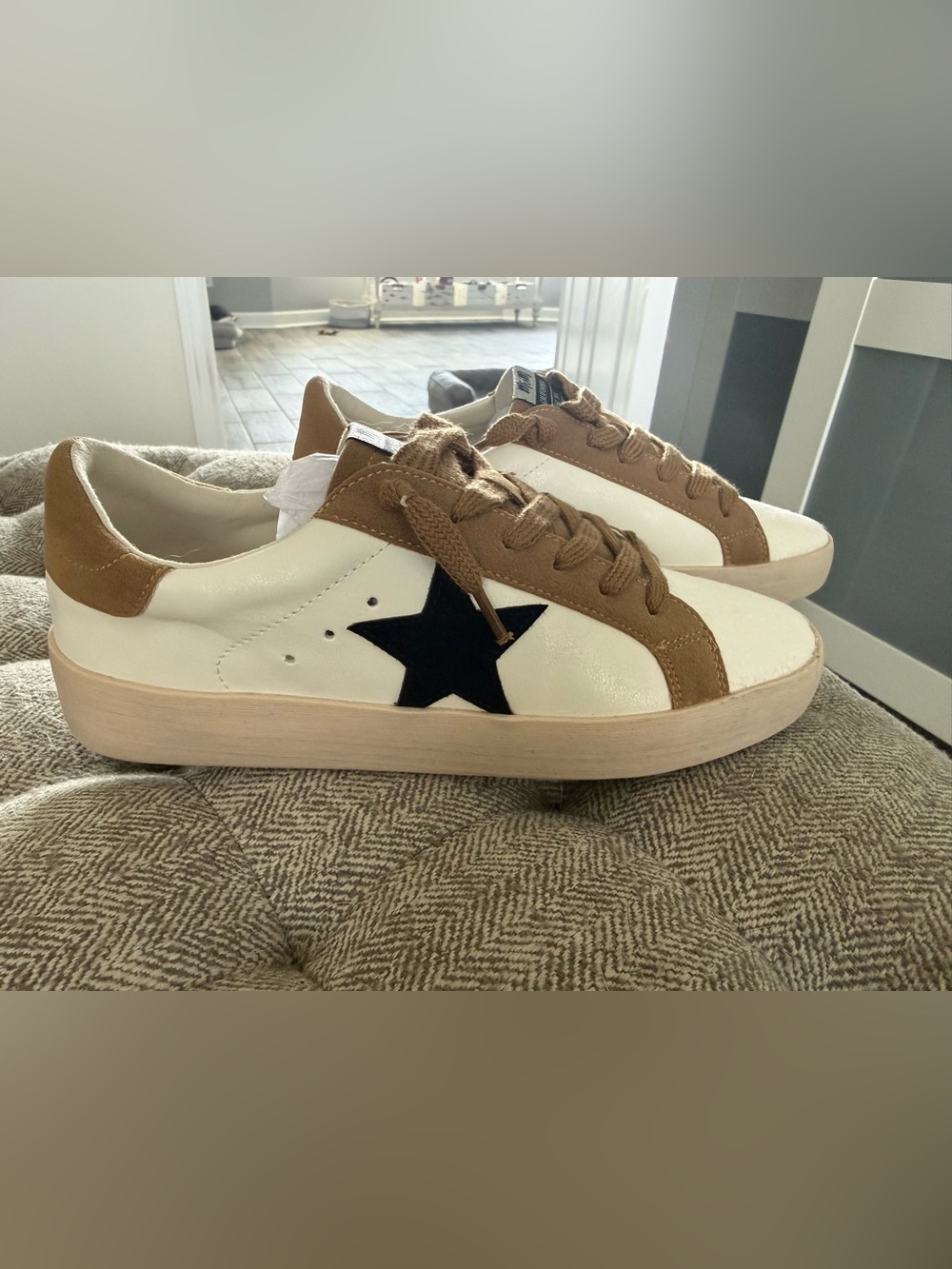 White and Tan Star Accent Women's Sneakers